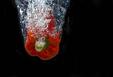 Highspeed Fotografie mit roter Paprika