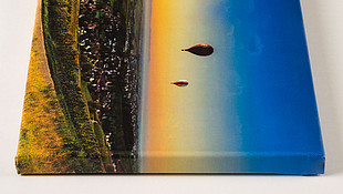 brillante Farbwiedergabe, Wasserfest, reisfest, abwaschbar, Keilrahmen Classic 45, 18mm starkes, mehrfach verleimtes Holz mit Motiv bedrucktes Canvas, auf der Rückseite des Rahmens aufgespannt und fixiert, garantiert bis zu 7 Jahre UV Beständigkeit